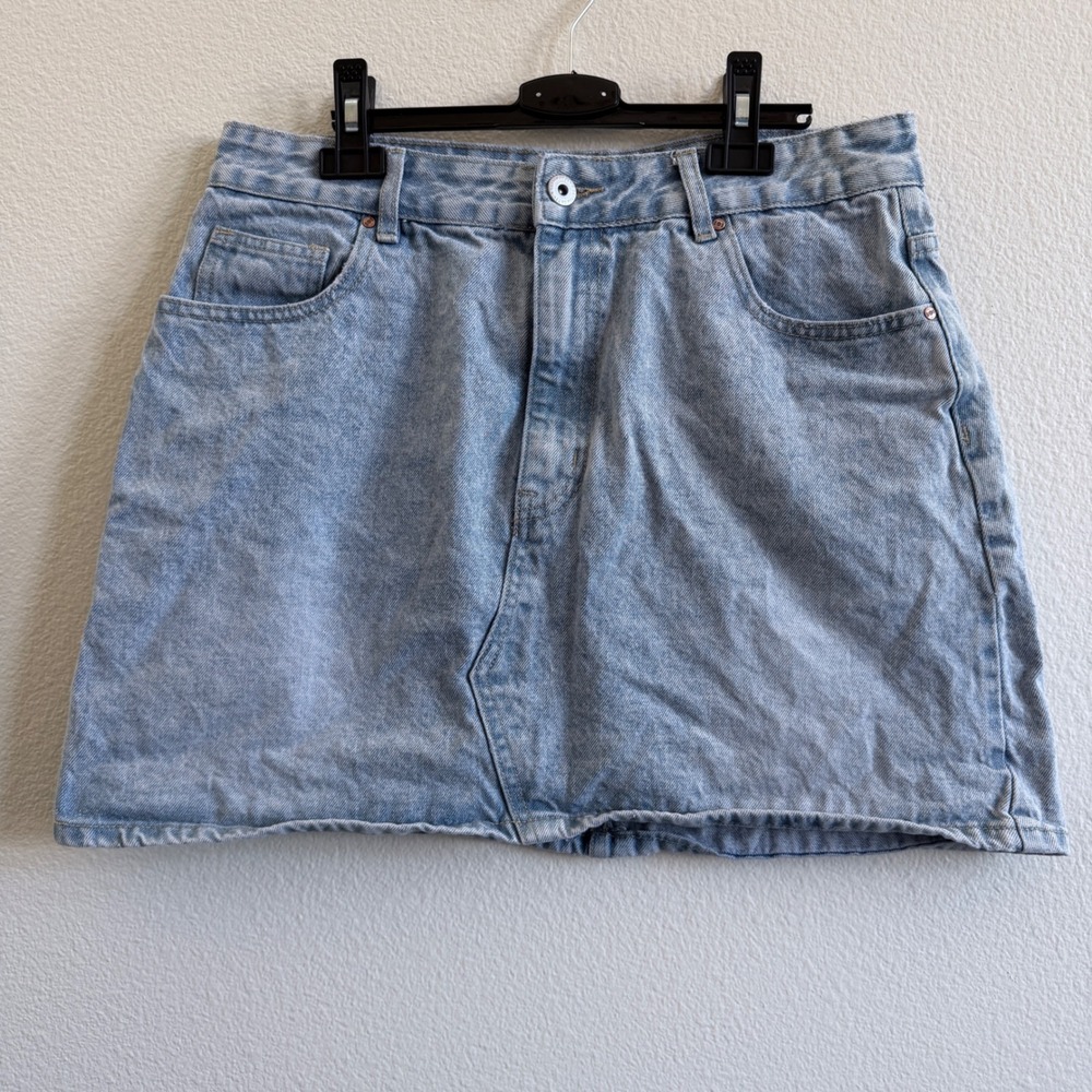 Cotton On Light Wash Denim Mini Skirt Womens 10 US High Rise 5-Pocket 2008276 - Picture 1 of 5